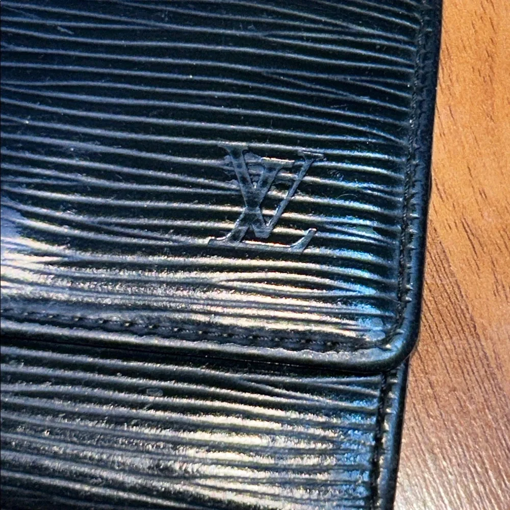 Authentic Louis Vuitton Epi Leather 6 Key Holder Wallet